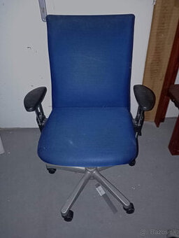 11-Modré kancelárske otočné kreslo