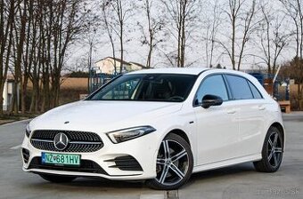 Mercedes-Benz A trieda A250e AMG LINE AT8