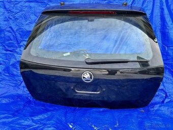 Páté dveře Škoda Octavia 3 kombi černá