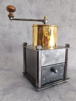 Velký starožitný hostinský mlyncek na kávu 1890 - 1895