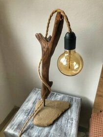Lampy z naplaveného dreva