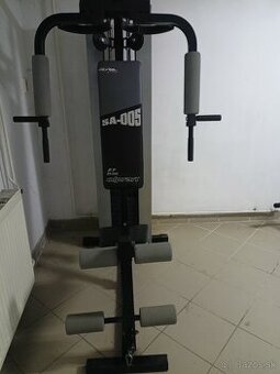 Posilovacia veža s 45 kg závažim