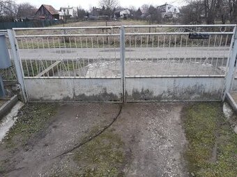 Dvojkridlova brana - 1