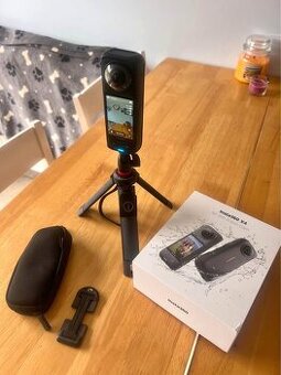 Insta X 360 + statív JOBY