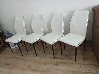 Sada 4ks kuchynských stoličiek