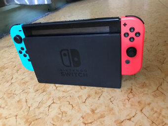 Nintendo Switch Full 32GB + Ovládače