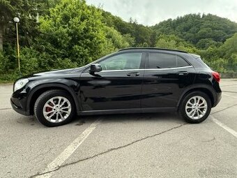 Mercedes Benz GLA 200d