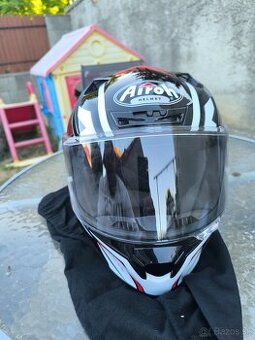 Prilba airoh NOVA