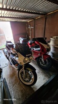 Suzuki GSXR 750 a Kawasaki ZX7R.