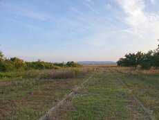 POSLEDNÝ POZEMOK Slnečný stavebný pozemok na predaj - 1