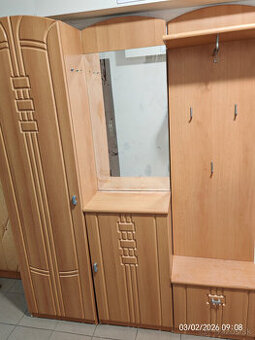 Predám chodbovú nábytkovú zostavu