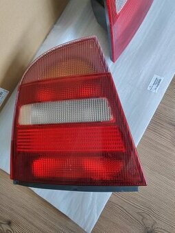 Škoda Octavia 1 zadné svetlá