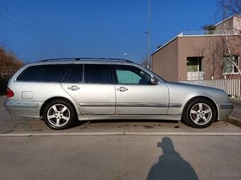 Mercedes-Benz E270cdi