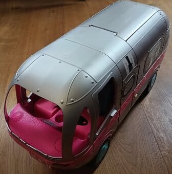 LOL karavan strieborný