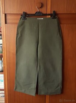 Dámske bavlnené trojštvrťové khaki nohavice