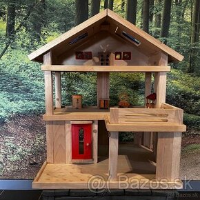 Drevený domček pre bábiky (Playtive)