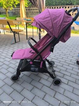 Ľahký cestovný kočík Chicco Trolley me