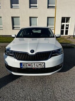 Škoda Rapid 1.0 TSI Ambition so zimnou sadou pneu na diskoch