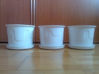 NOVÉ RETRO PORCELÁNOVÉ GLAZOVANÉ KVETINÁČE