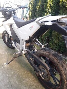 Elektrická motorka-skúter