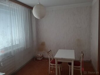 3- izbový veľkometrážny byt vo Vrábľoch na predaj