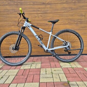 Horský bicykel značky CUBE ATTENTION SLX