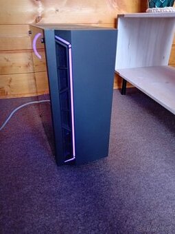 hráčske PC v cene 349e s 6 jadro R5 a Nvidia GTX1080 Ti 11GB