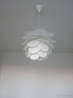 Visiaca lampa lotosový kvet