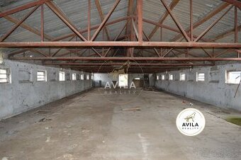 NA PREDAJ: sklad-hala 750m2 vo Voderadoch