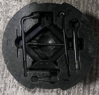 Kia Ceed náradie zdvihak kľúč ťažné oko