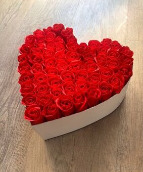 Box z ruží srdce