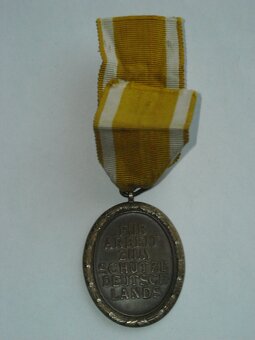 Plakety, vyznamenania, medaily