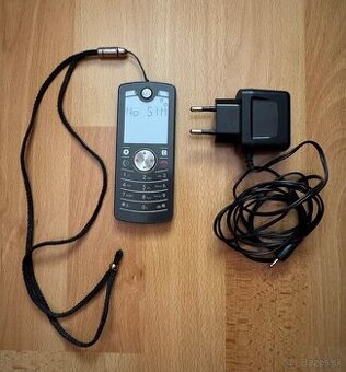 Predám tlacitkovy telefon Motorola