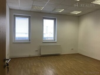 Kancelária na prenájom, 25 m2, Trenčín, ul. Gen. M.R.Štefáni