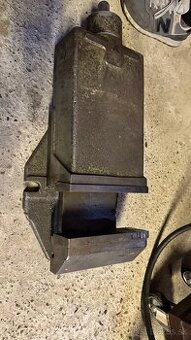 Strojný zverák 200mm PN243136