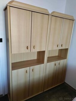 Poličkové skrine 2 kusy