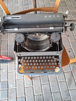 písací stroj