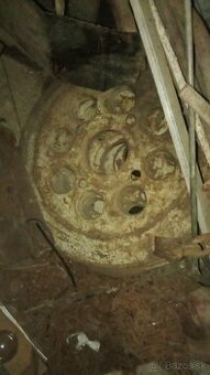 Predám Závažia  na Zetor Crystal