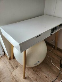 PC stolík