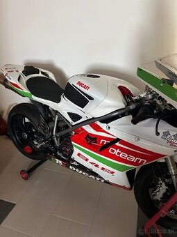 Predam svoju okruhovku ducati 848