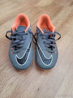 Kopačky Nike veľkosť 34
