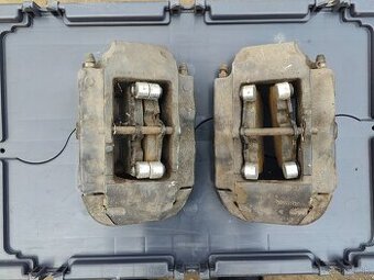 Brzdove strmene VW Touareg 5.0 TDI brembo