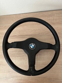 BMW e30 m-tech 1 volant