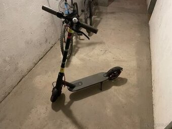 Xiaomi Mi Electric Scooter M365