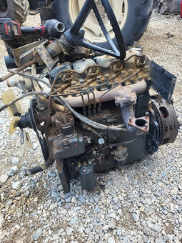 ponúkam motor zetor 6201 original stav