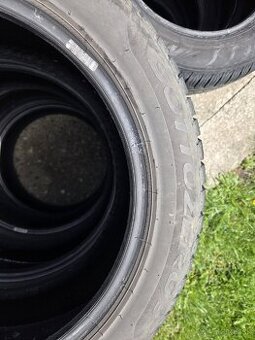 Predám zimné pneu 215/55 R17