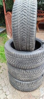 285/40r21
