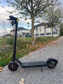 Elektrická kolobežka Xiaomi Mi Electric Scooter Pro 2