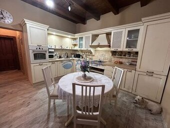 NOVÁ CENA  Vidiecky dom s nádhernou záhradou  dvojgaráž, t