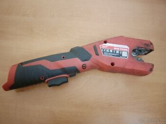 Predám rezačku rúrok Milwaukee M18